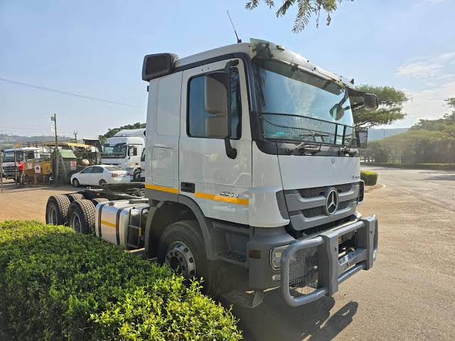 2017 Mercedes-Benz Actros 3344 (6x4) Prime Mover